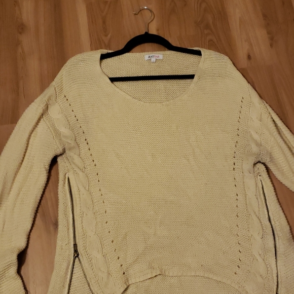 Just Fab Cream Zip Detail Sweater - Picture 2 of 4